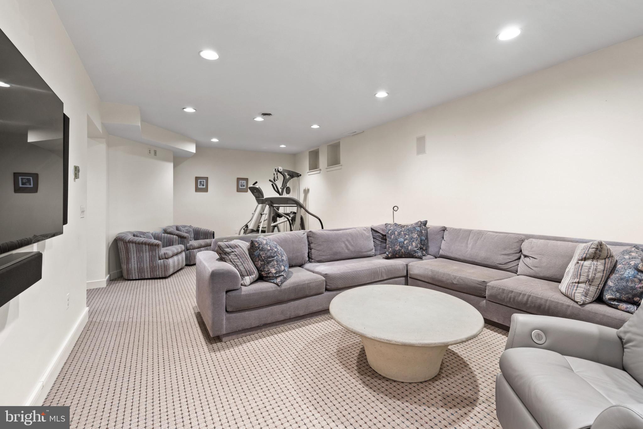 VALLEY GATE - Residential