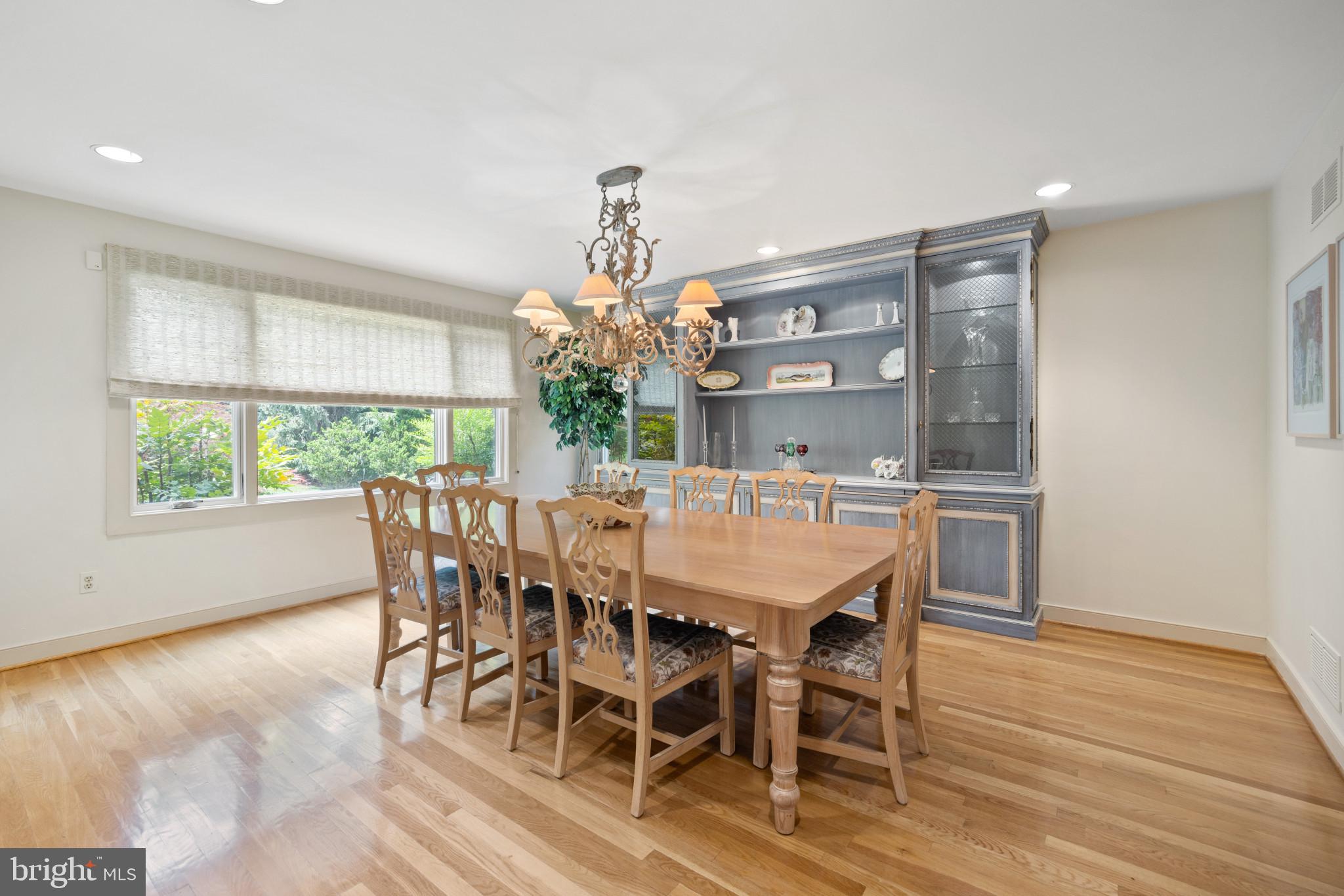 VALLEY GATE - Residential