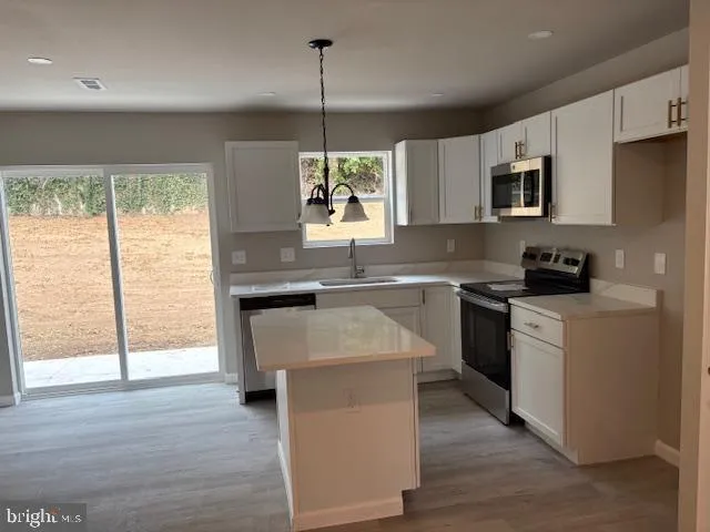 Wilmington, Delaware 19805, United States, 2 Bedrooms Bedrooms, ,3 BathroomsBathrooms,Residential,Active,235132