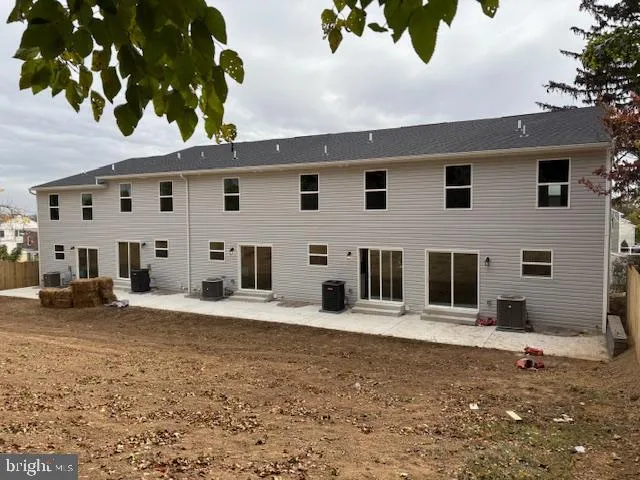 Wilmington, Delaware 19805, United States, 2 Bedrooms Bedrooms, ,3 BathroomsBathrooms,Residential,Active,235132