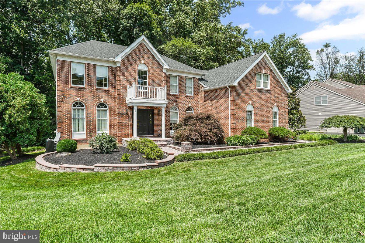 216 WALKER WAY