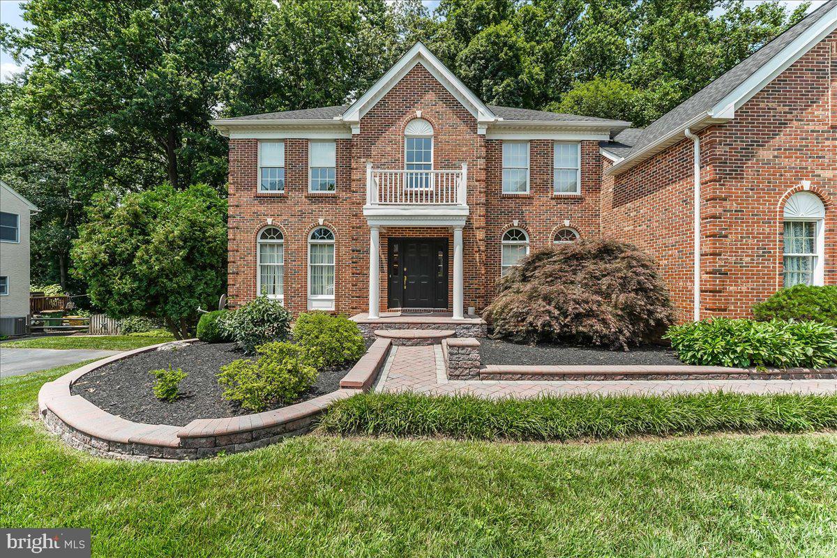 216 WALKER WAY