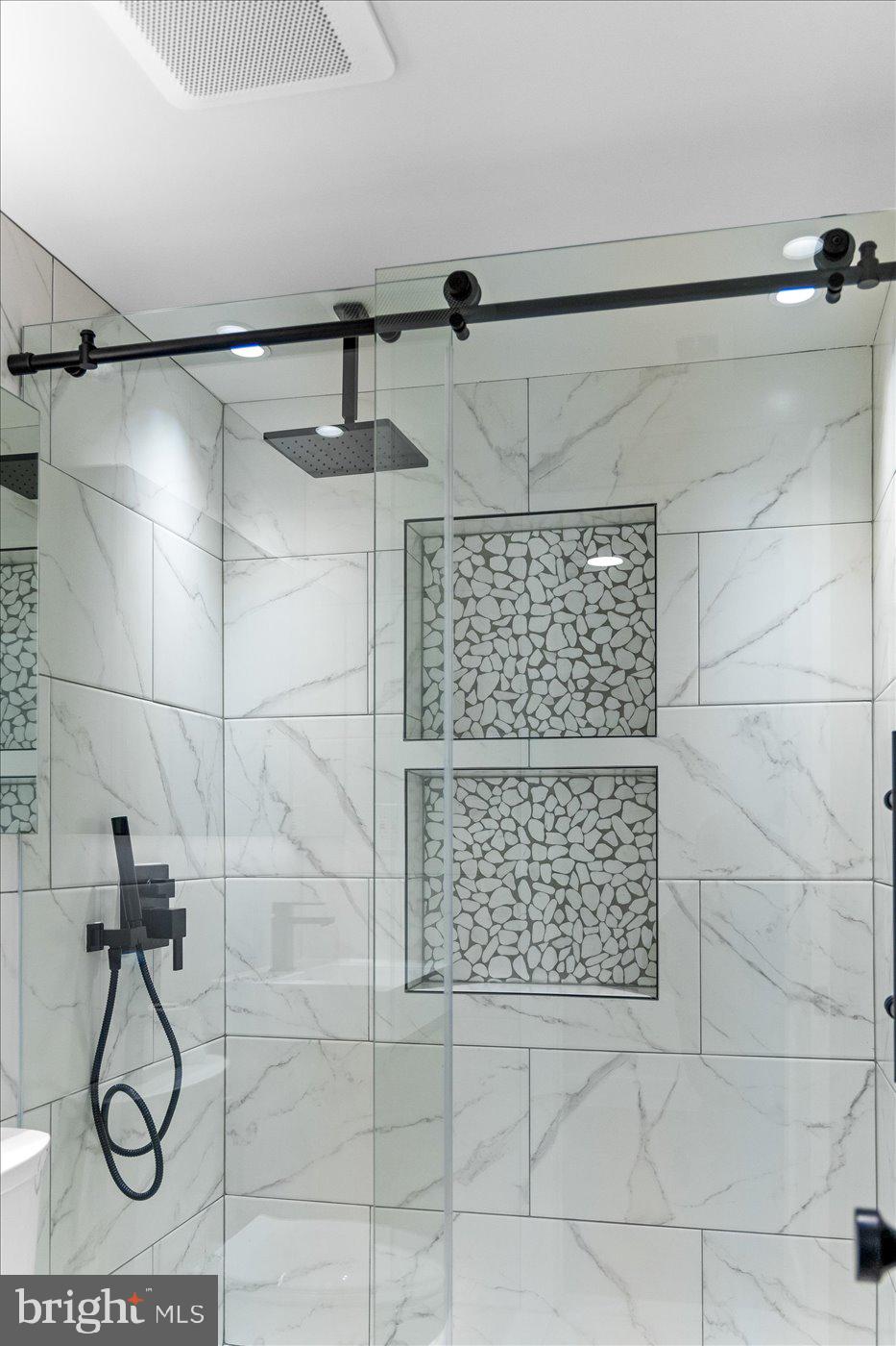 WESTMORELAND SHORES - Residential