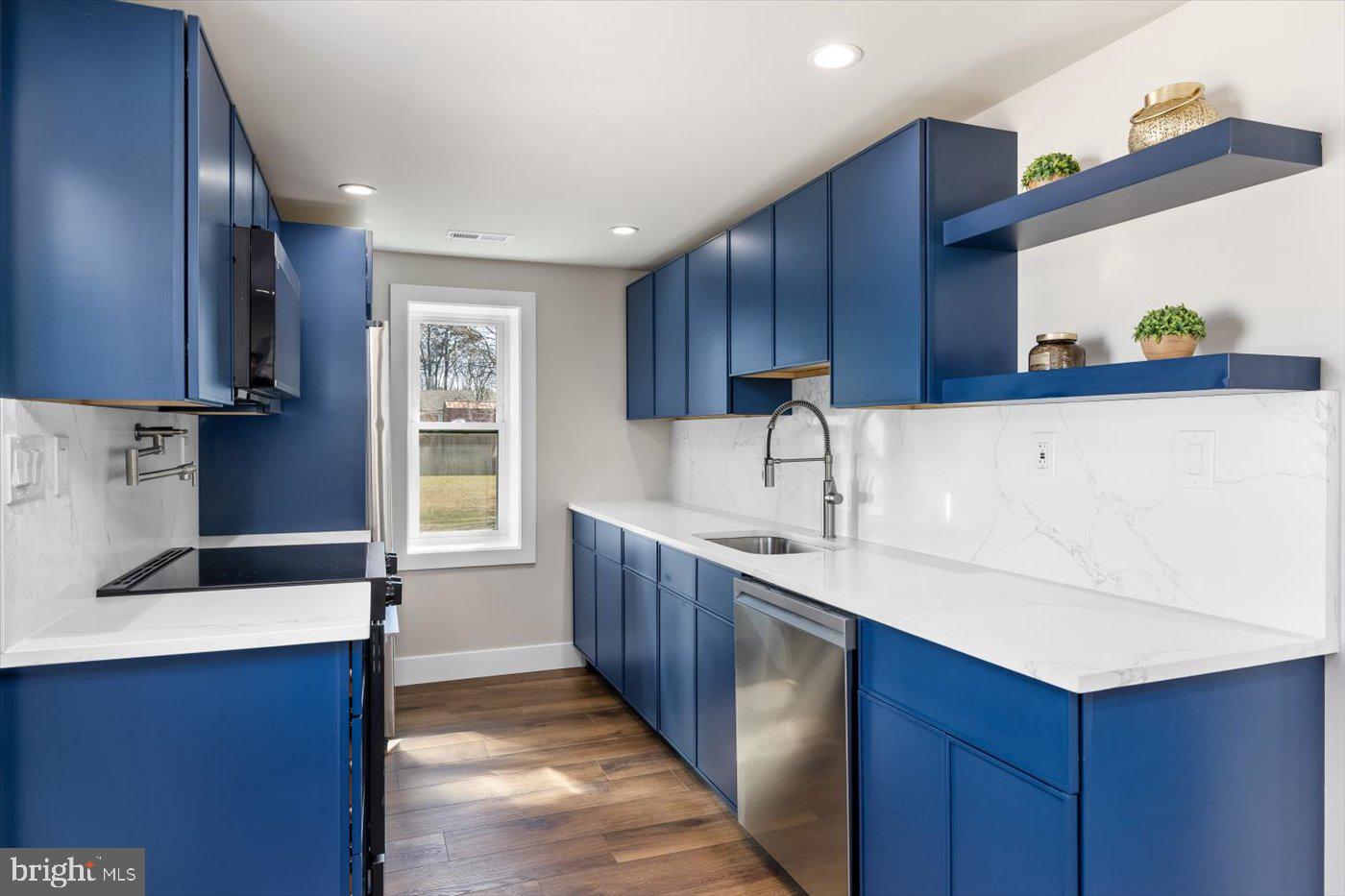 WESTMORELAND SHORES - Residential