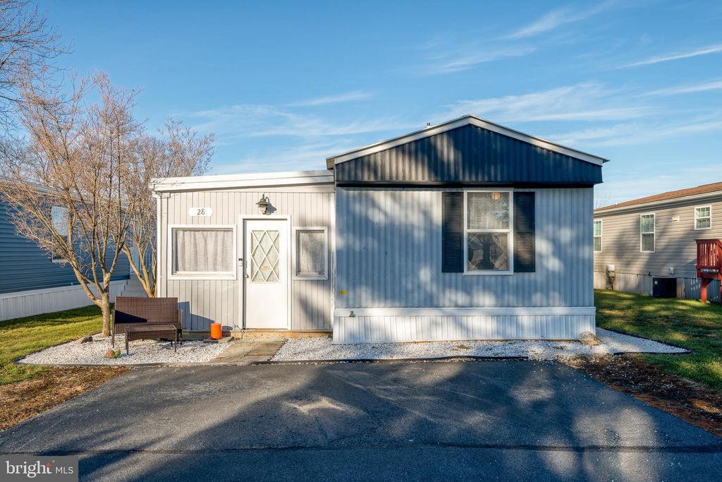 Photo of 28 PENN VALLEY VLG, LITITZ, PA 17543 (MLS # PALA2029812)