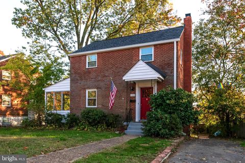 Photo of 4814 Arlington Boulevard, ARLINGTON, VA 22204 (MLS # VAAR2072218)