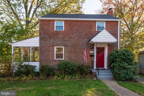 Photo of 4814 Arlington Boulevard, ARLINGTON, VA 22204 (MLS # VAAR2072218)