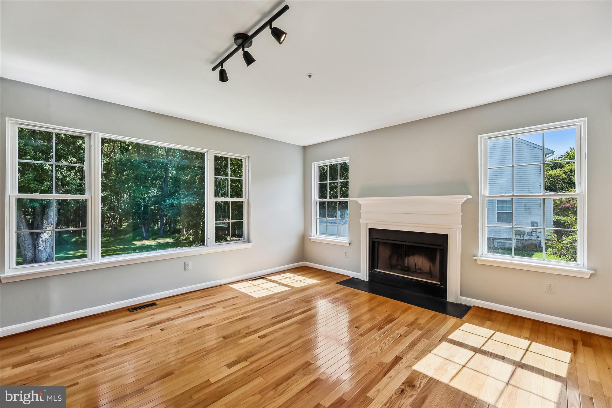 SHERWOOD FOREST - Residential