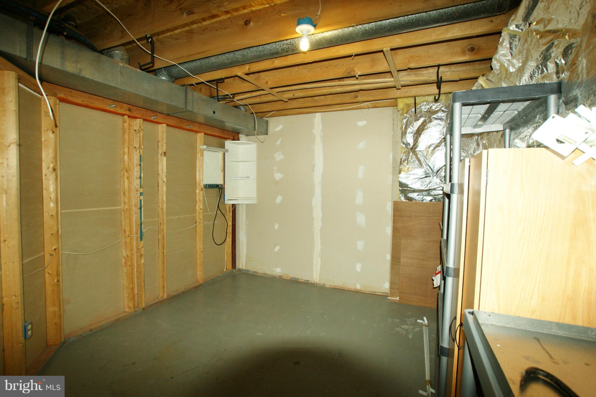 POTOMAC LAKES - Residential