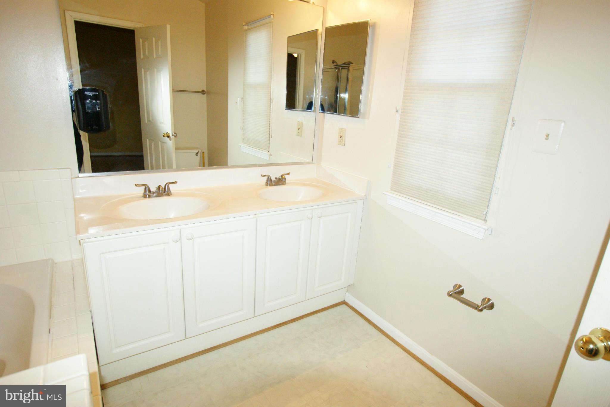 POTOMAC LAKES - Residential