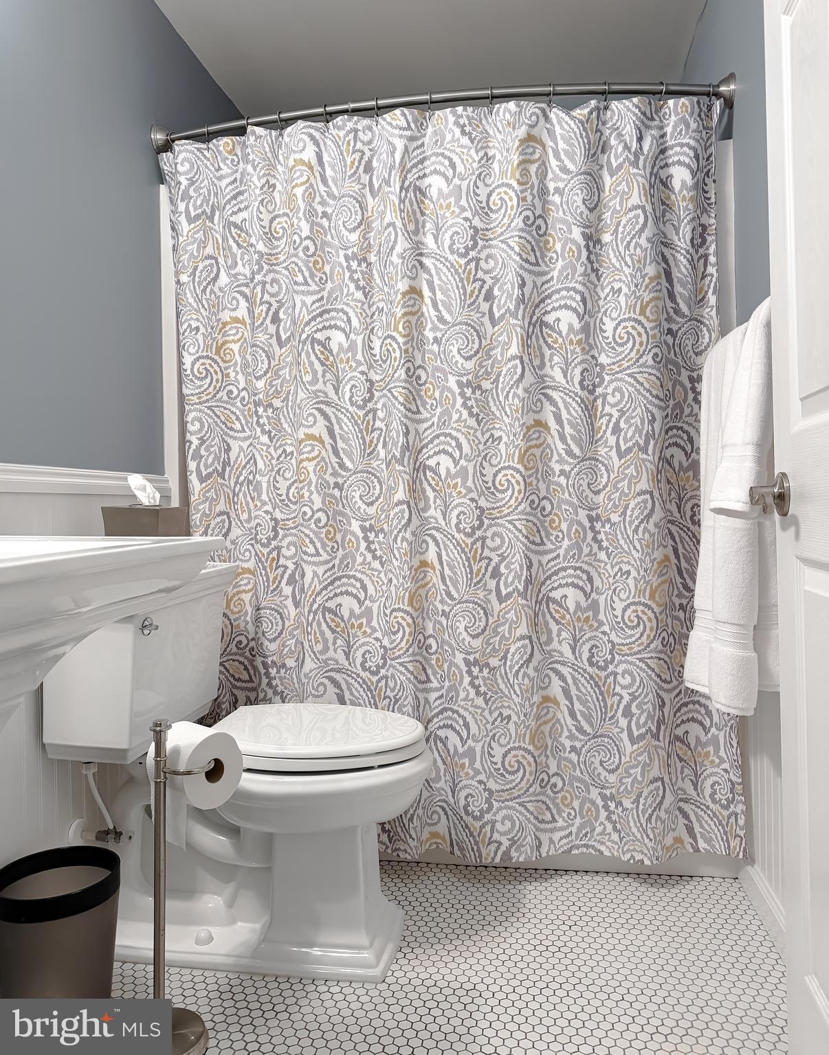 BROOKS KNOLLS - Residential