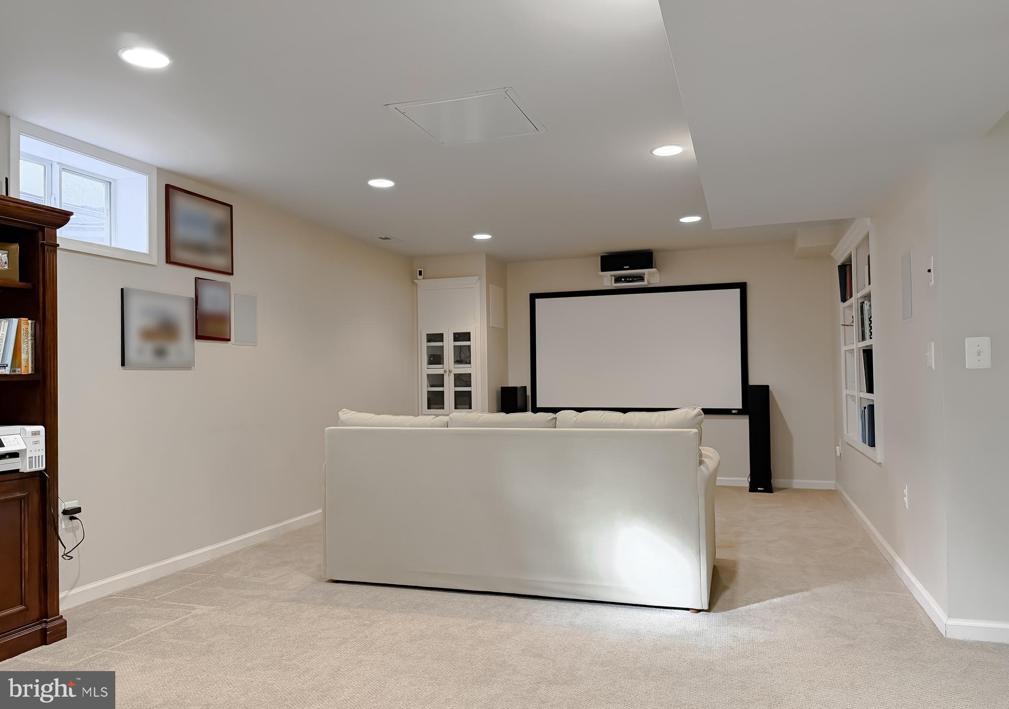 BROOKS KNOLLS - Residential