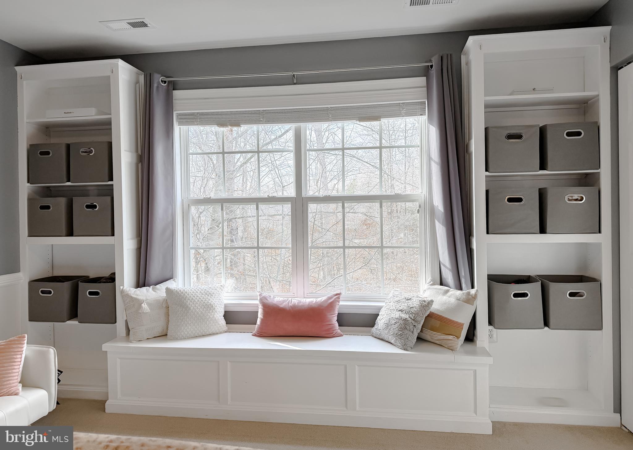 BROOKS KNOLLS - Residential