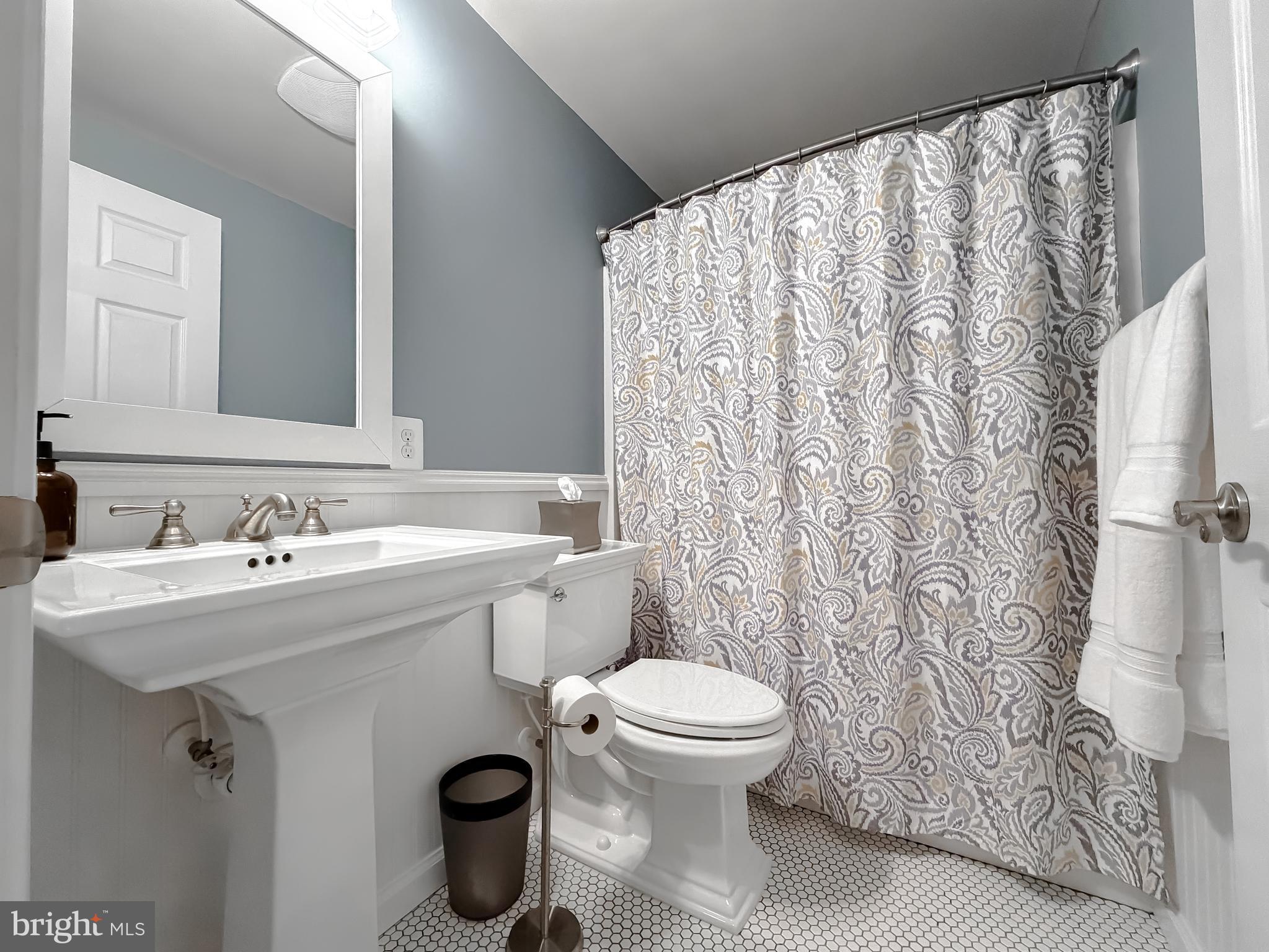 BROOKS KNOLLS - Residential