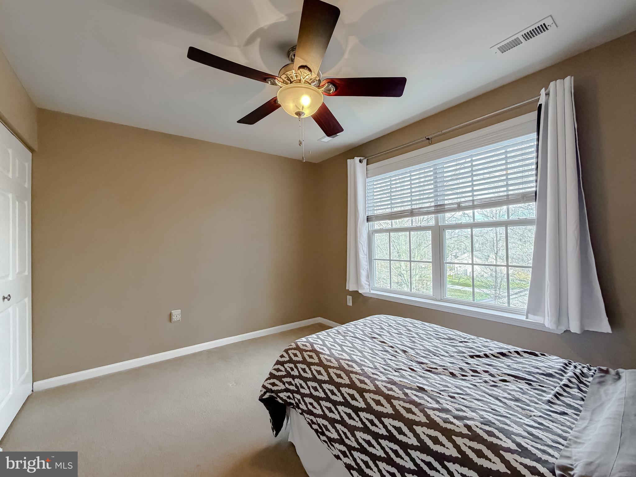 BROOKS KNOLLS - Residential