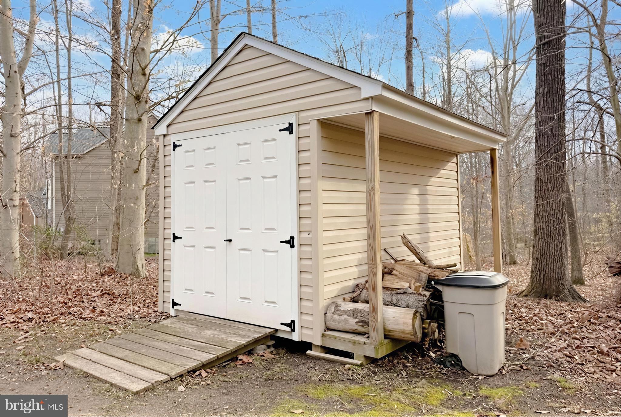 BROOKS KNOLLS - Residential