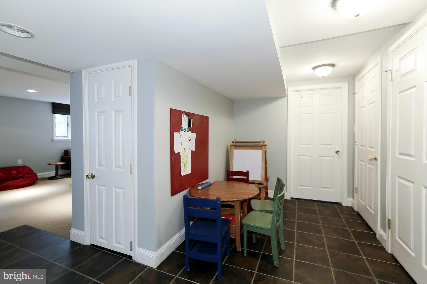 BROYHILL FOREST - Residential