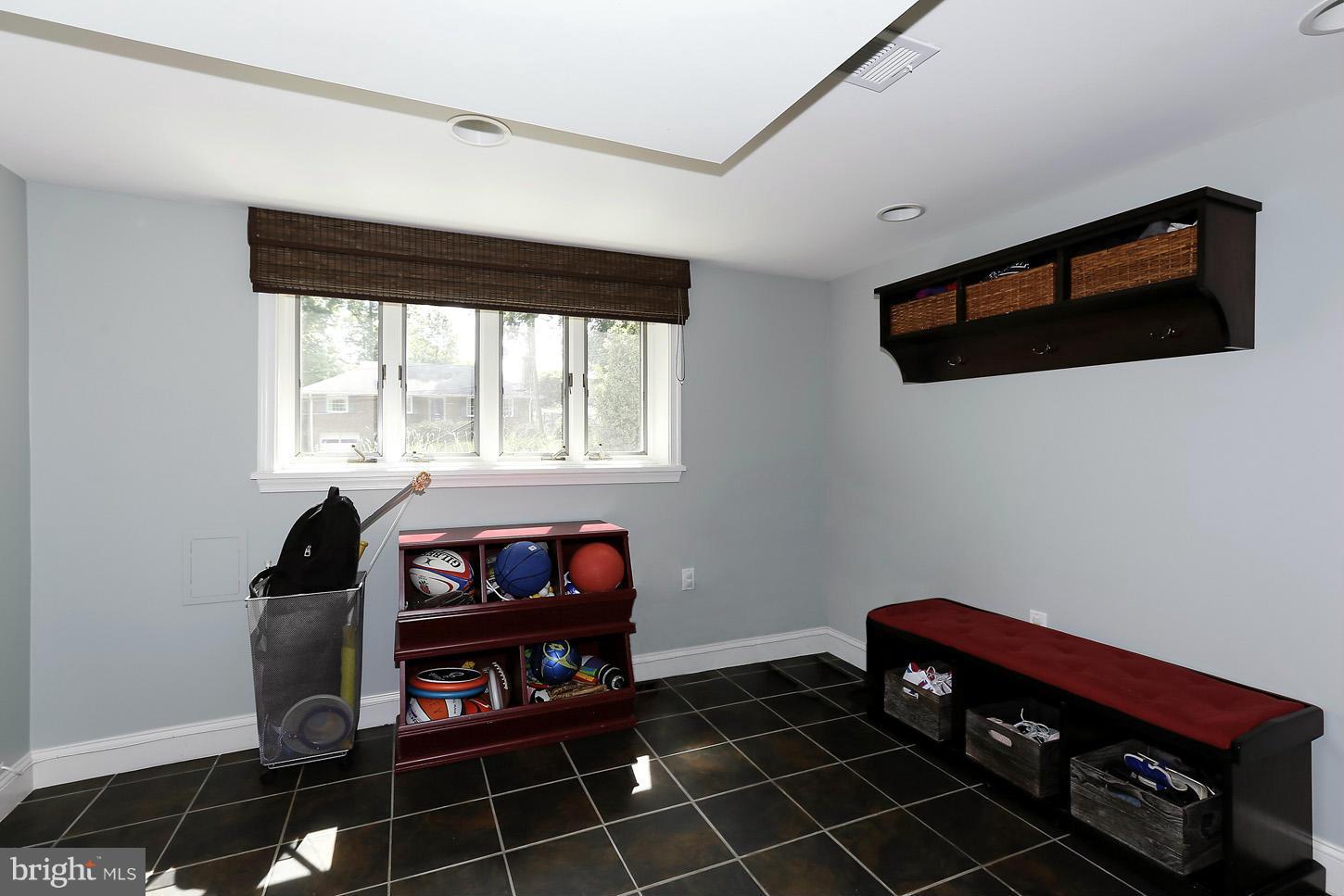 BROYHILL FOREST - Residential