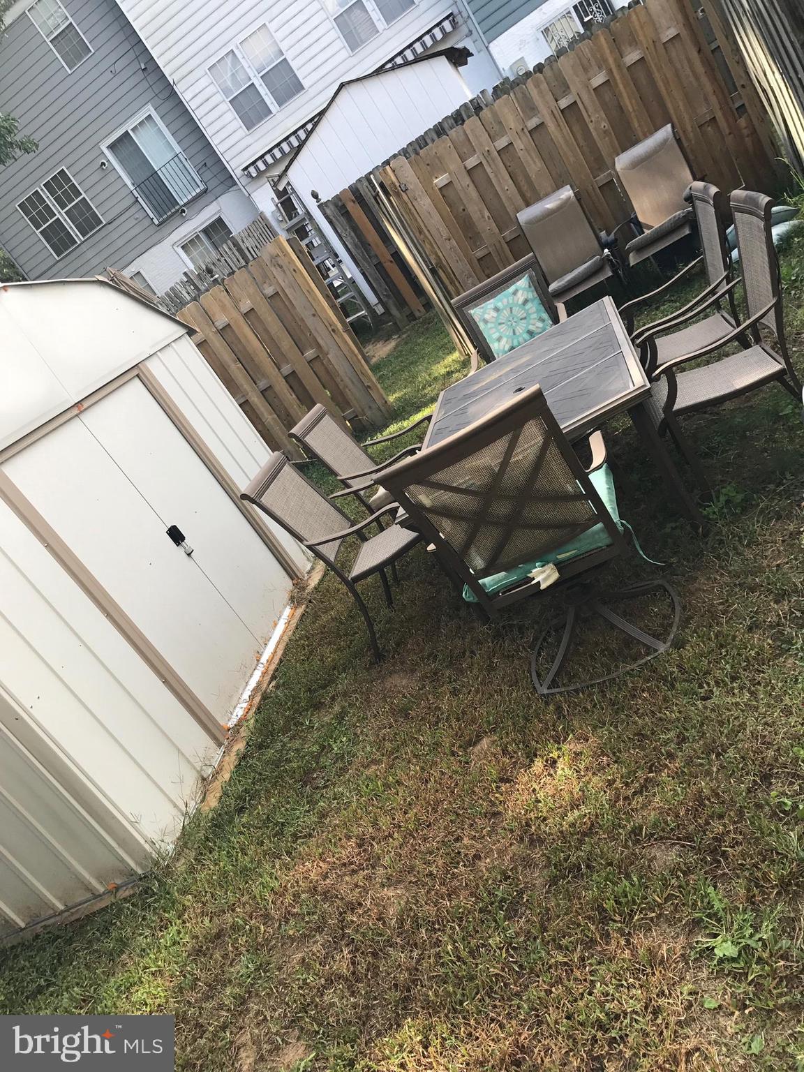 LONDON WOODS - Residential