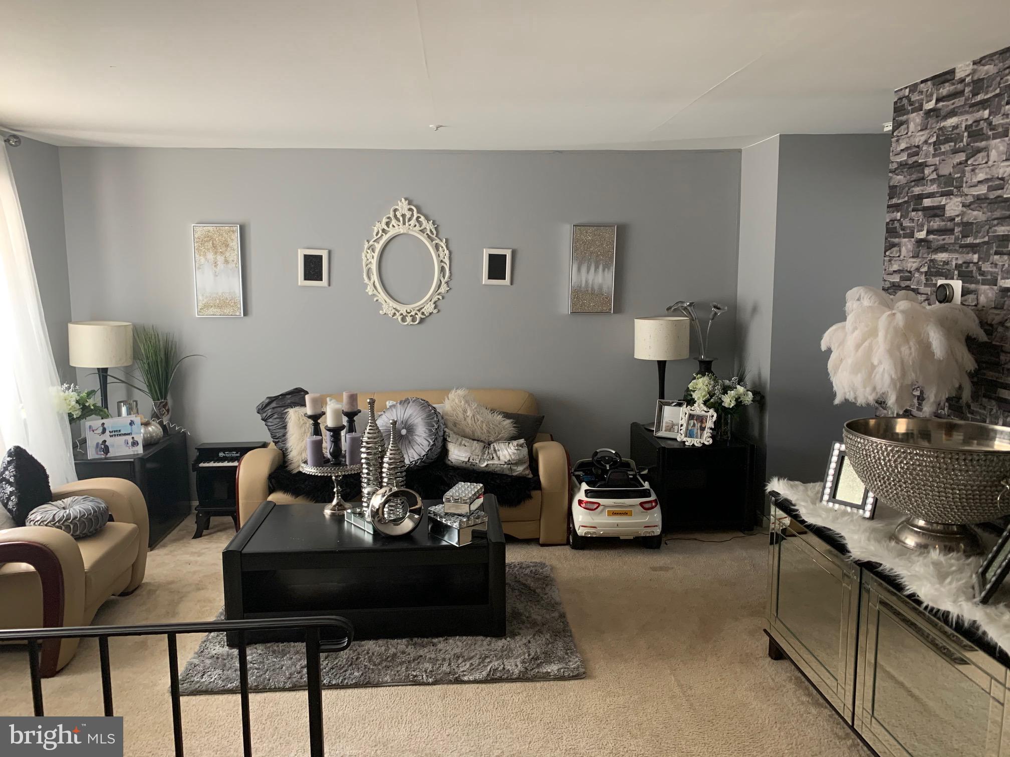 LONDON WOODS - Residential