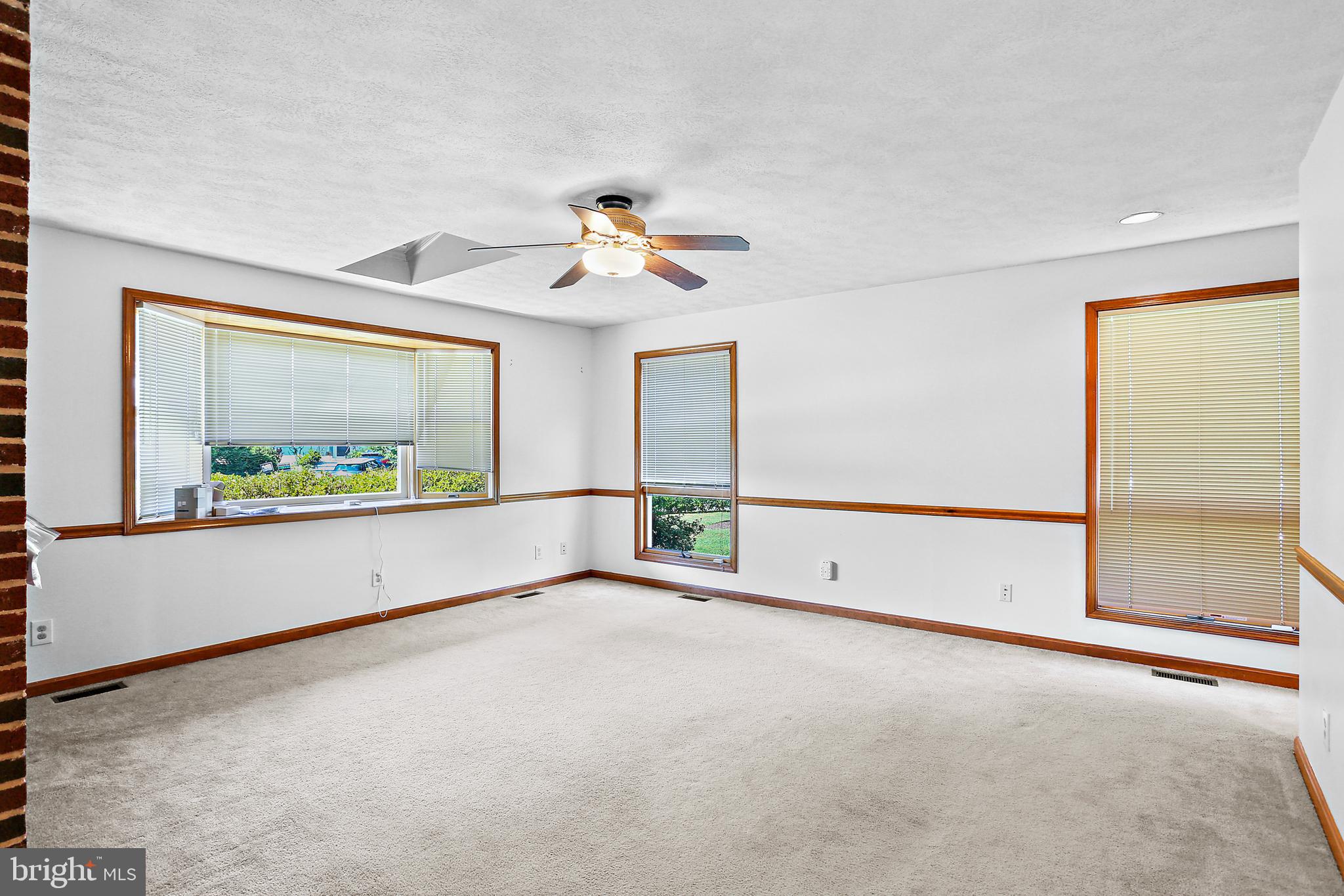 GLENVIEW - Residential Lease