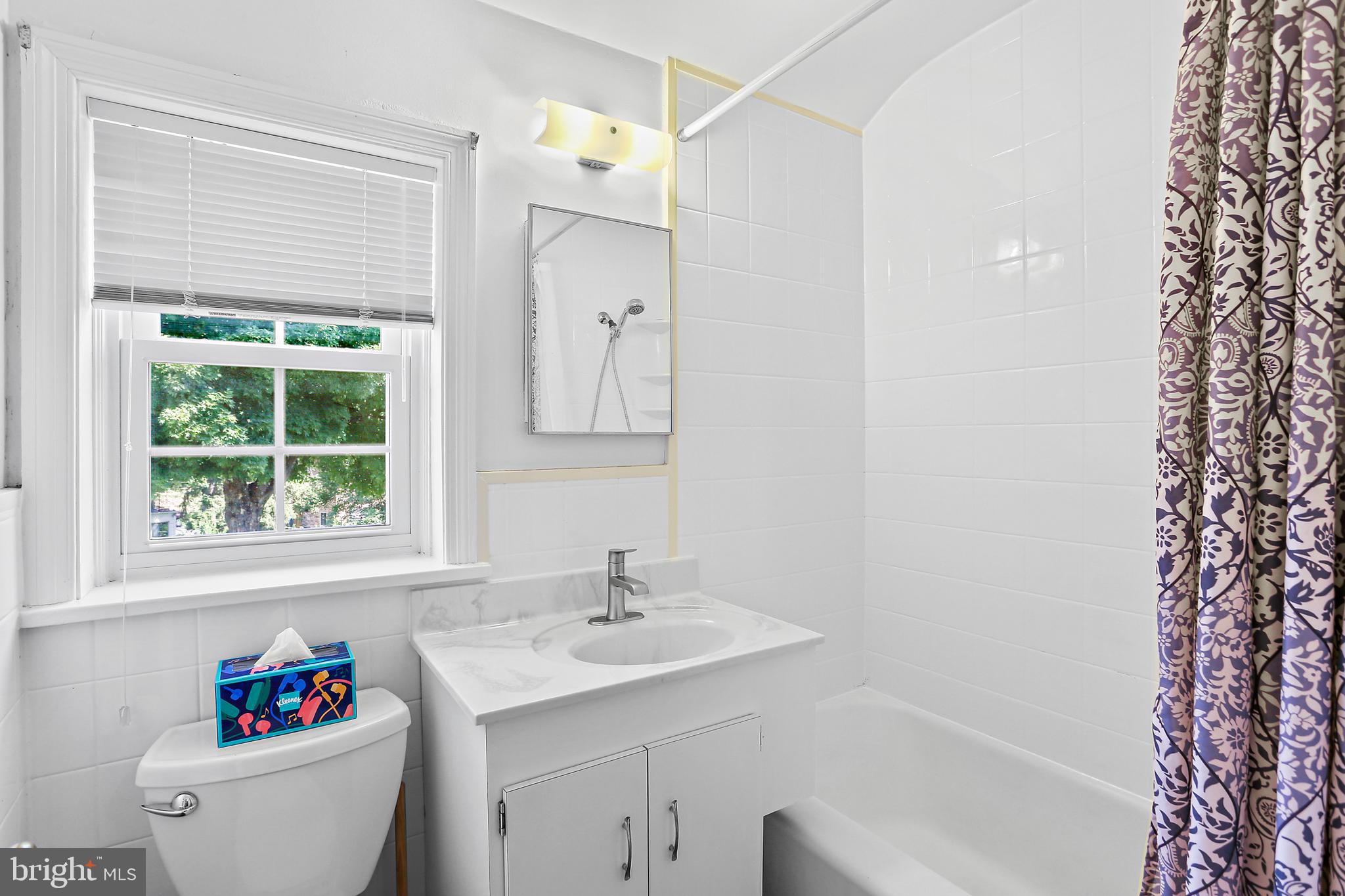 GLENVIEW - Residential Lease