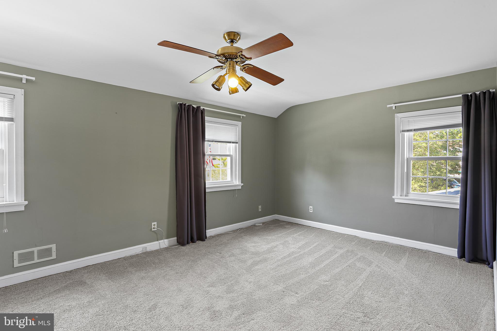 GLENVIEW - Residential Lease