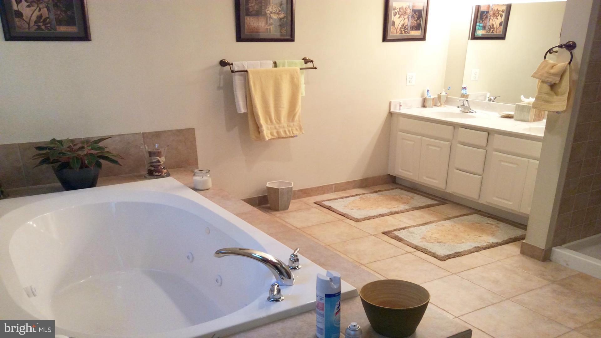 LAKE OF THE WOODS - Residential Lease