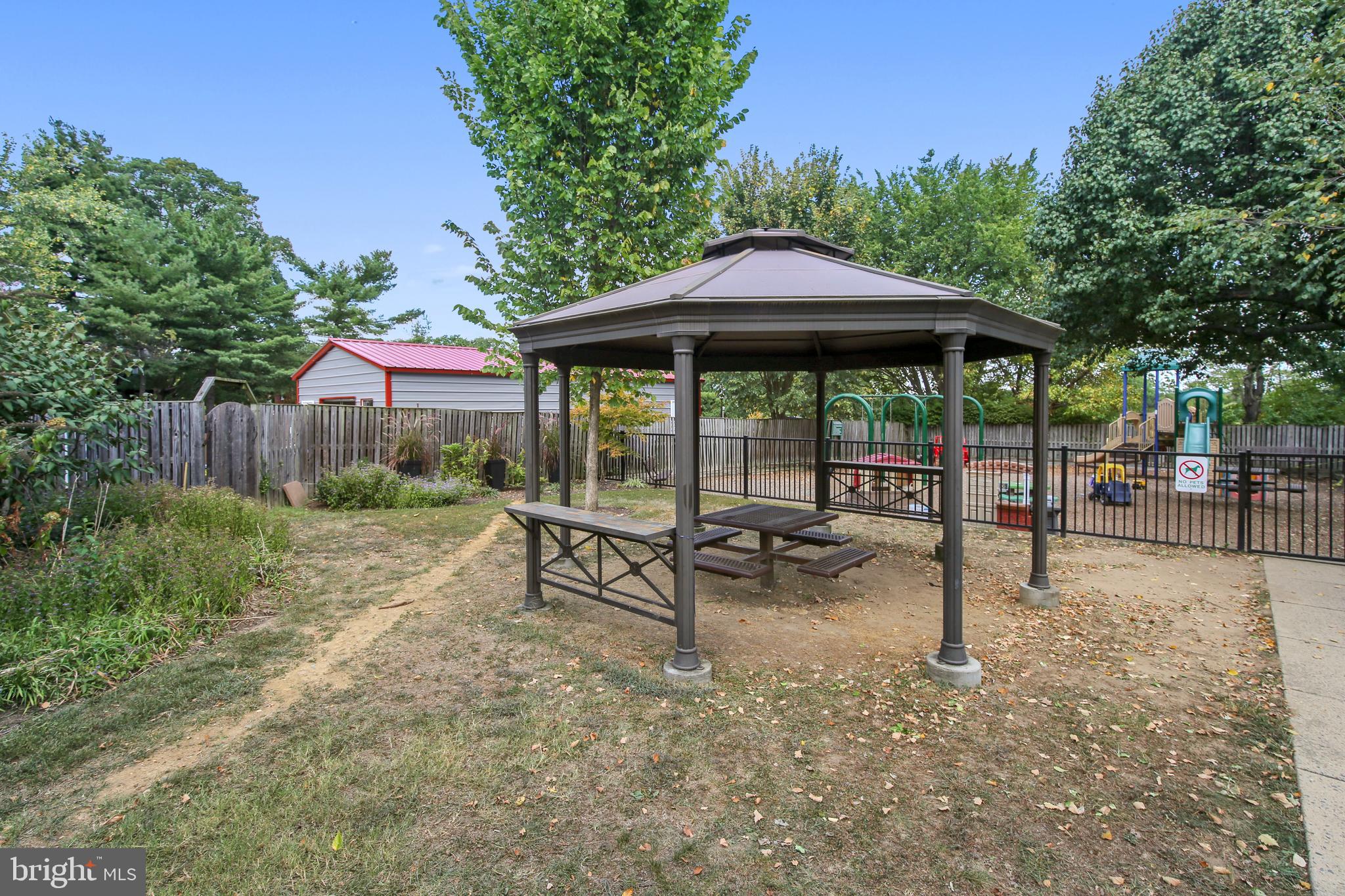 FAIRLINGTON VILLAGES - Residential