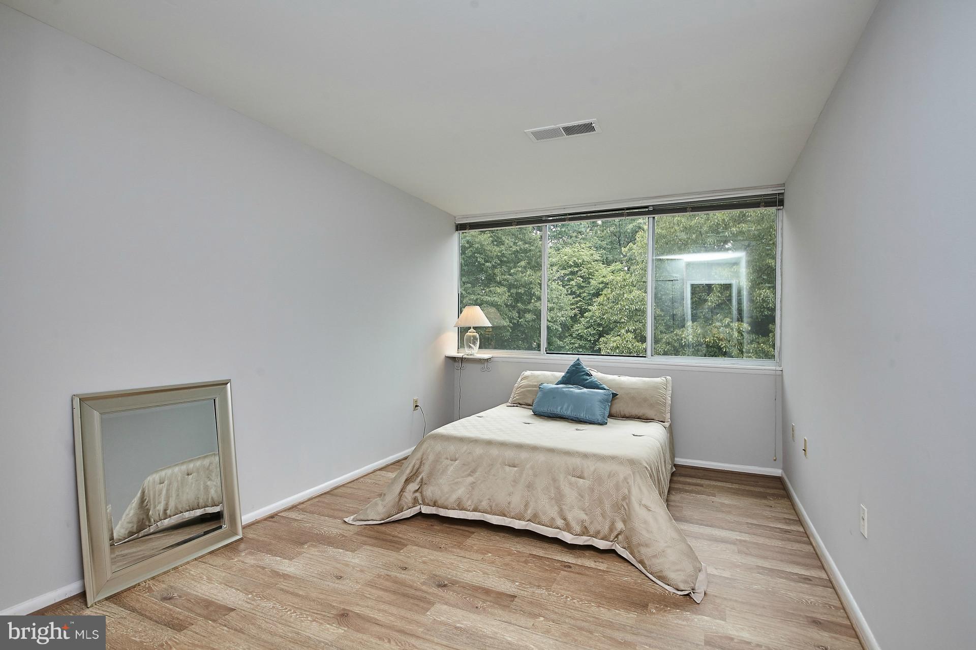 IVYMOUNT COURT - Residential