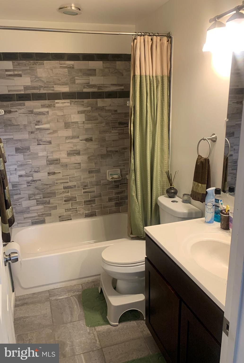 REGENCY MEADOWS - Residential Lease