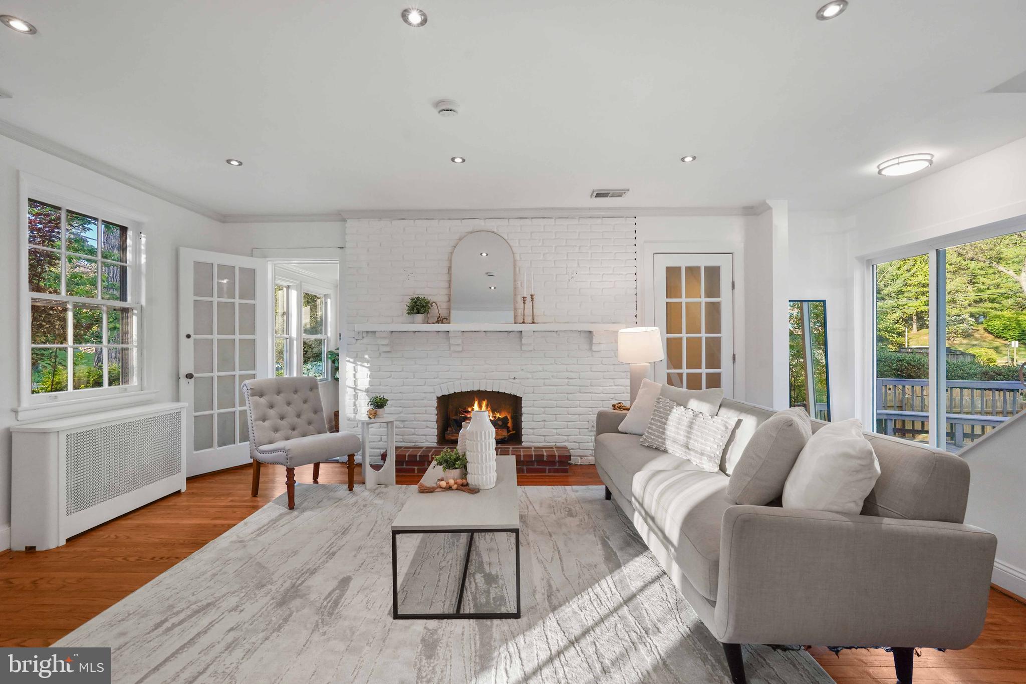 WOODSIDE - Residential