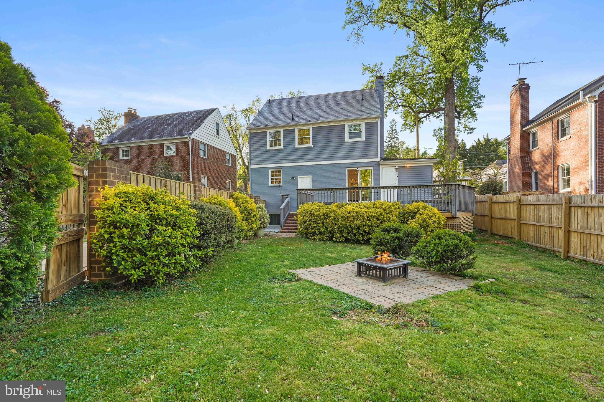 WOODSIDE - Residential