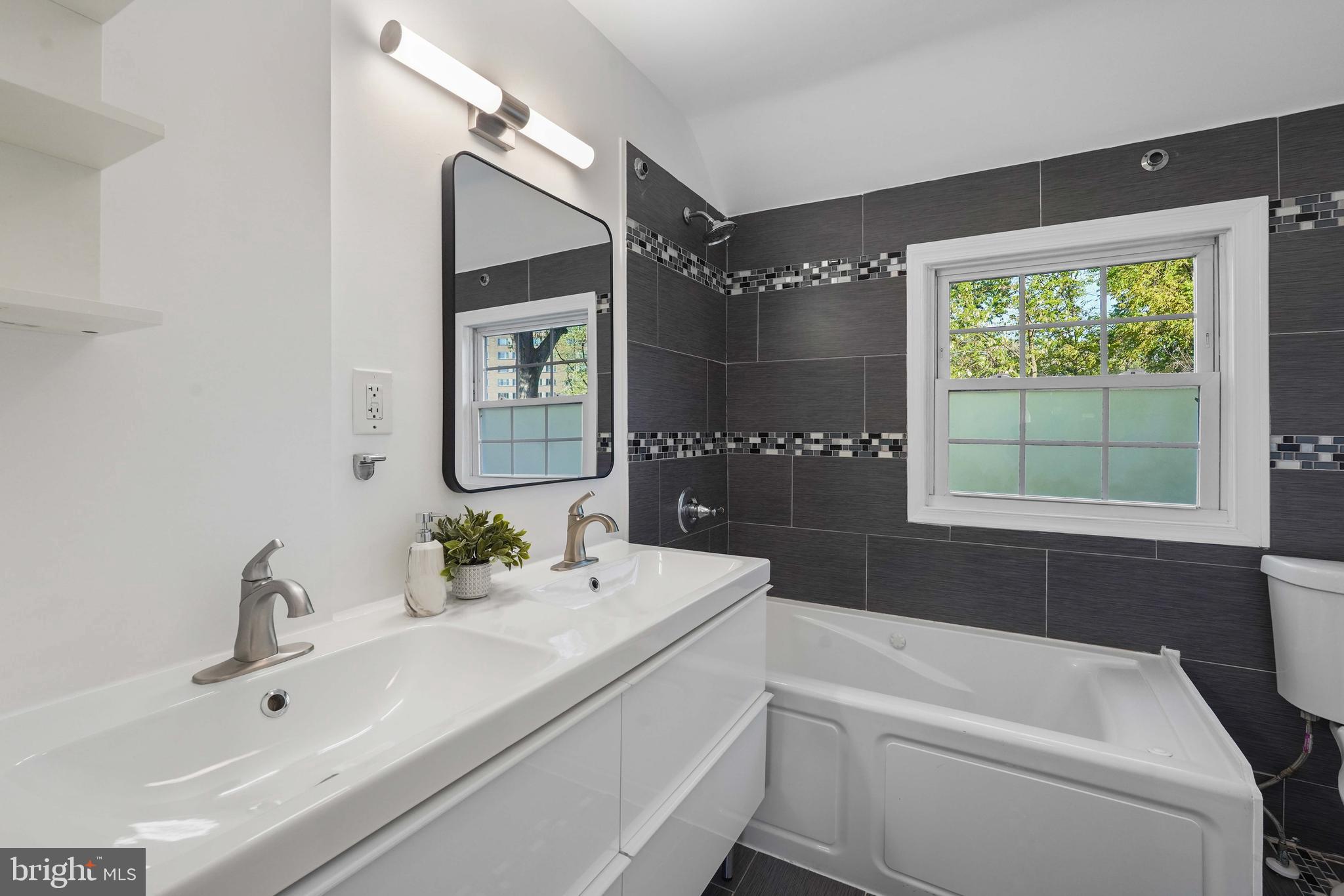 WOODSIDE - Residential