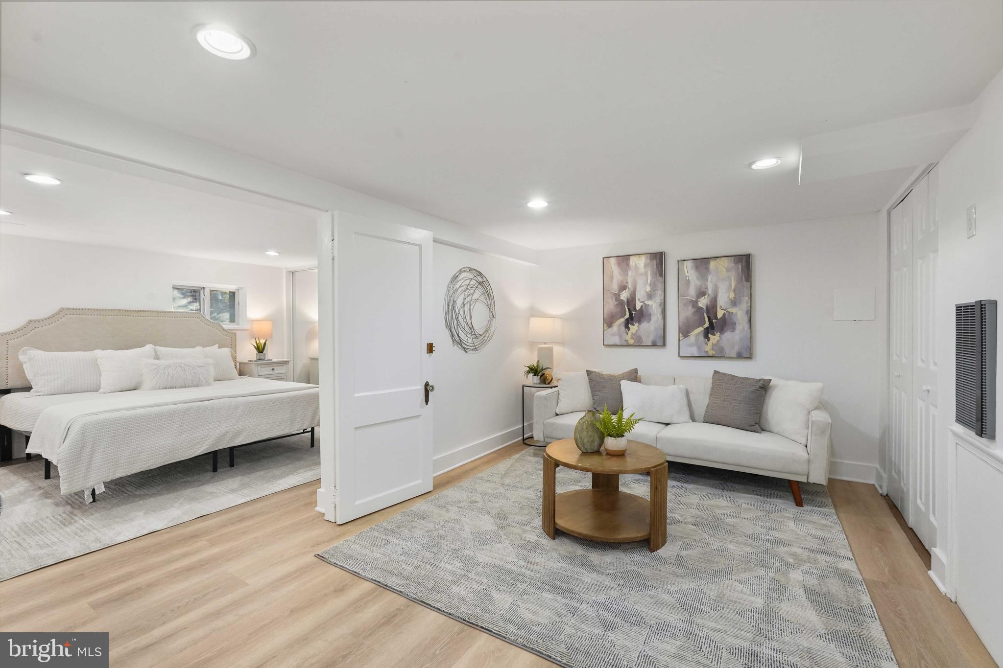 WOODSIDE - Residential