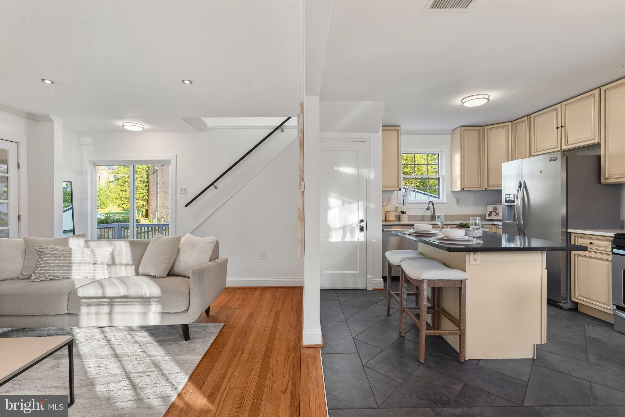 WOODSIDE - Residential