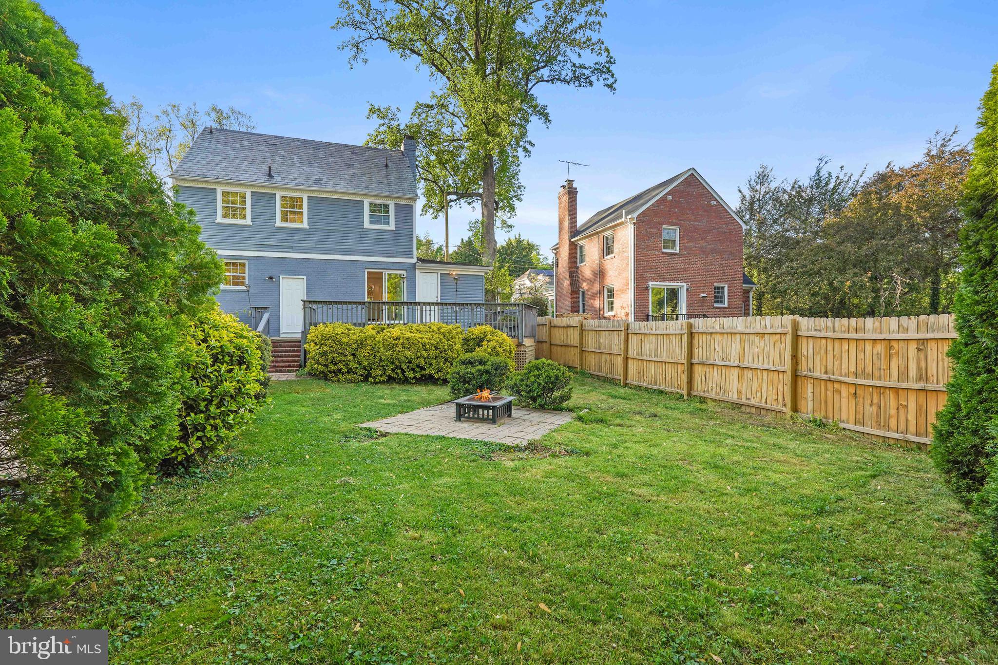 WOODSIDE - Residential