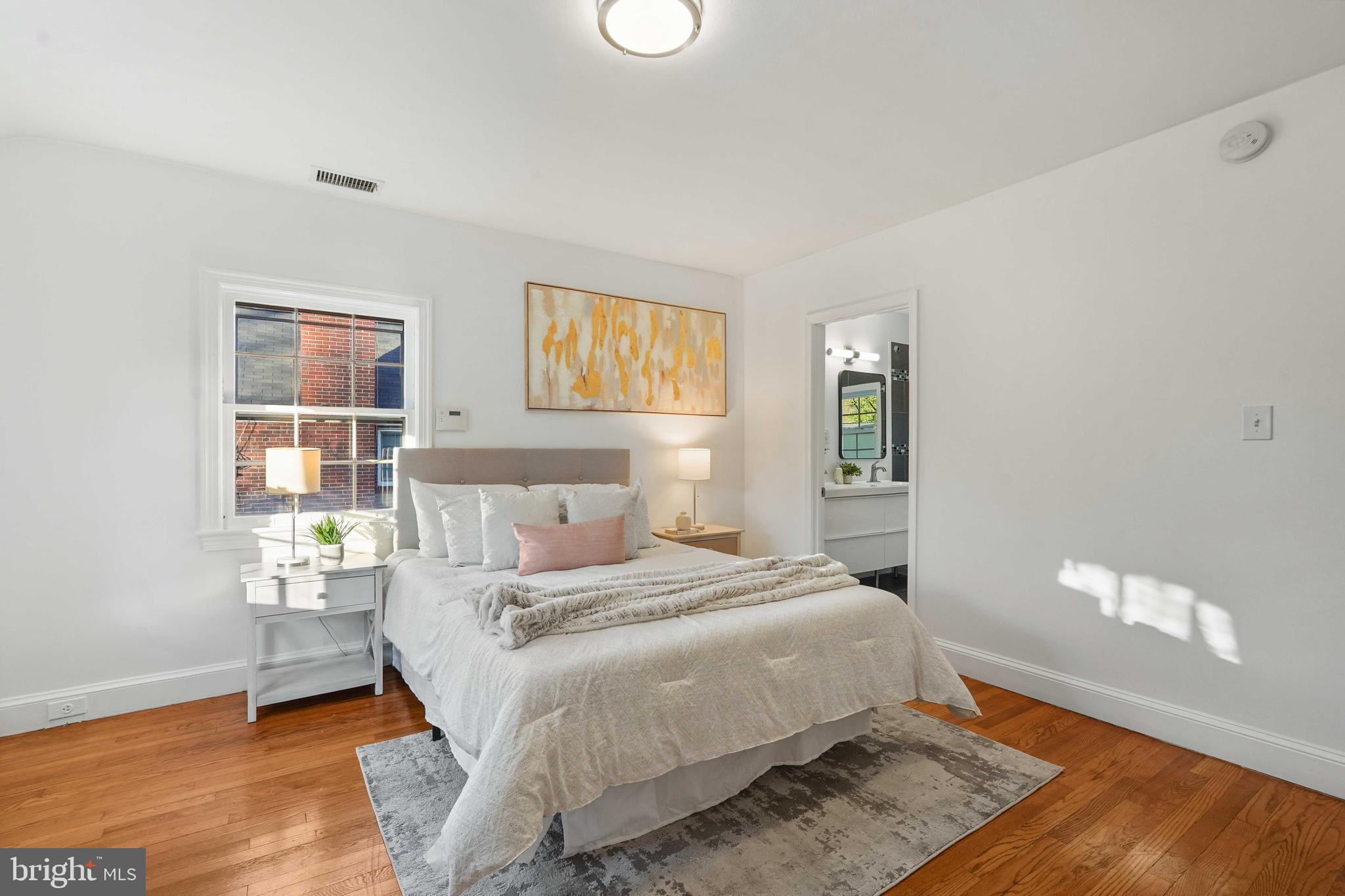 WOODSIDE - Residential