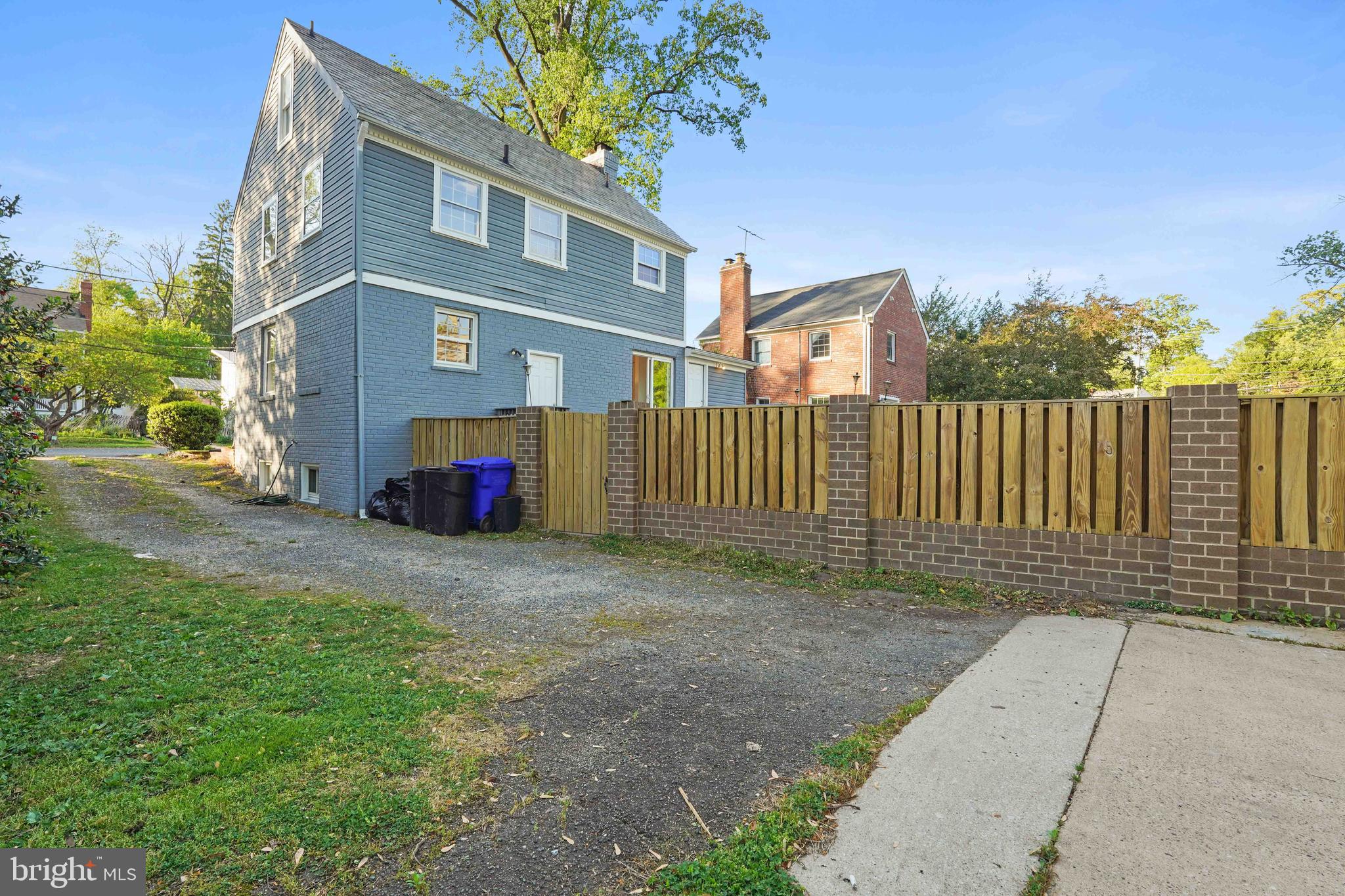 WOODSIDE - Residential