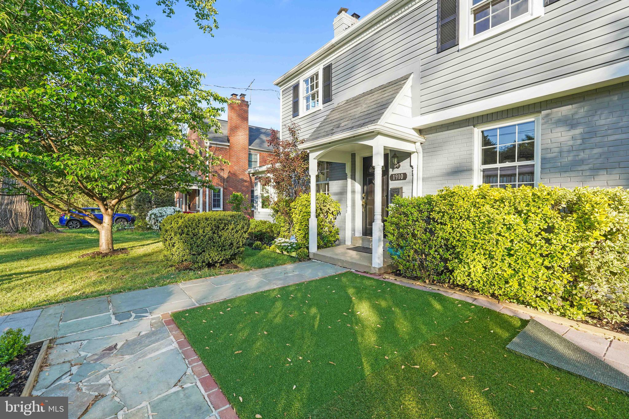 WOODSIDE - Residential