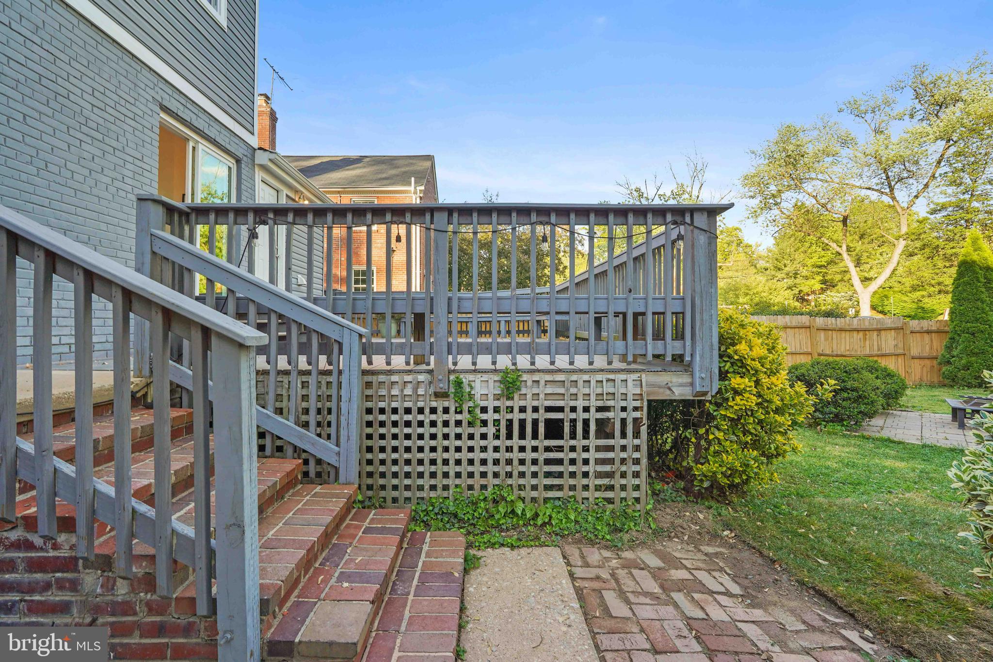 WOODSIDE - Residential