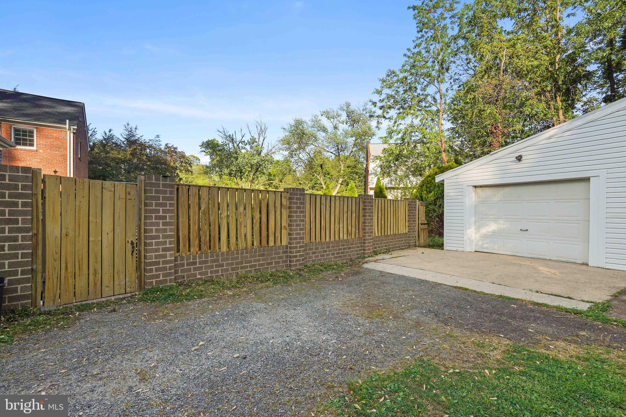 WOODSIDE - Residential