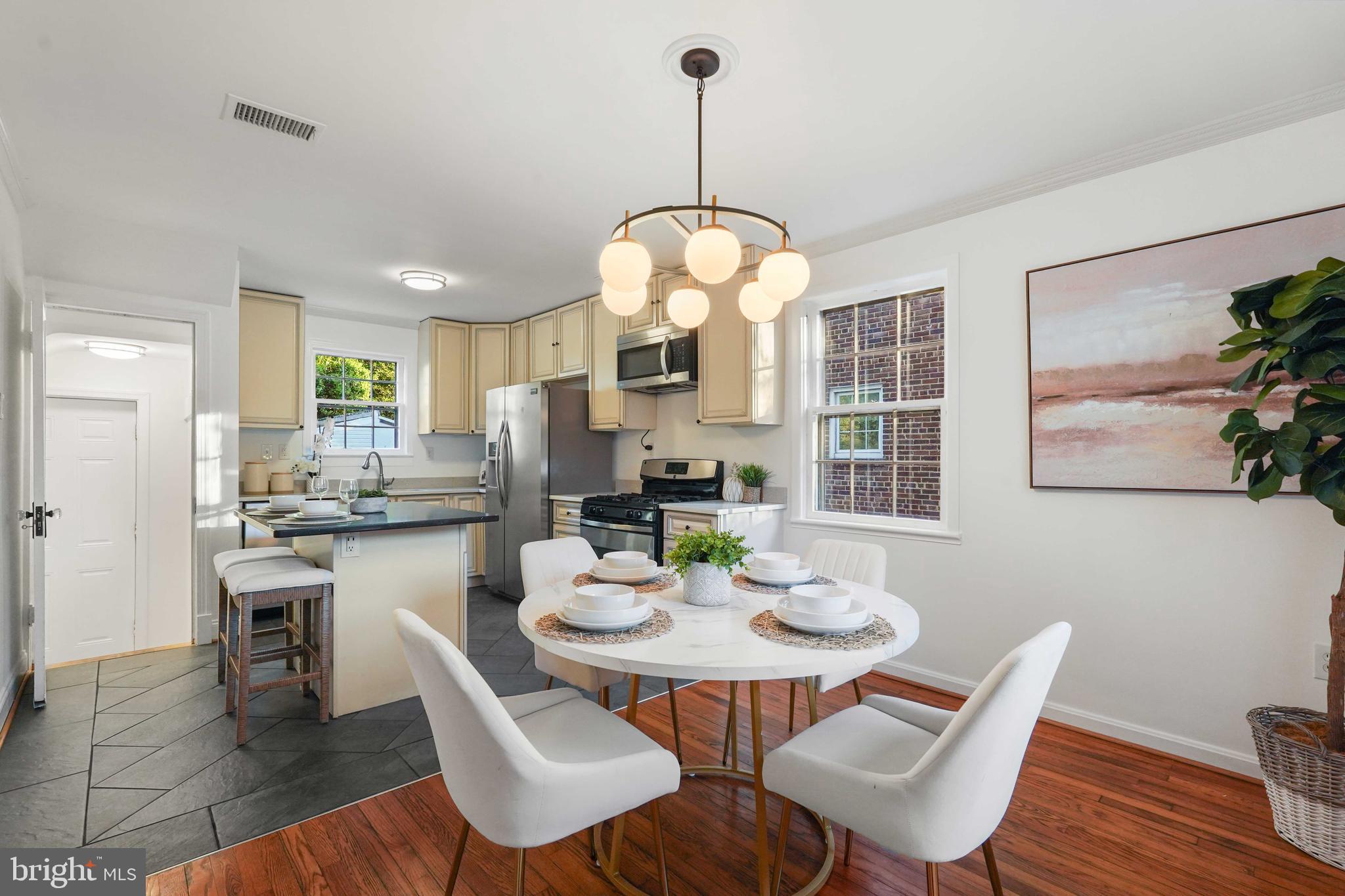 WOODSIDE - Residential