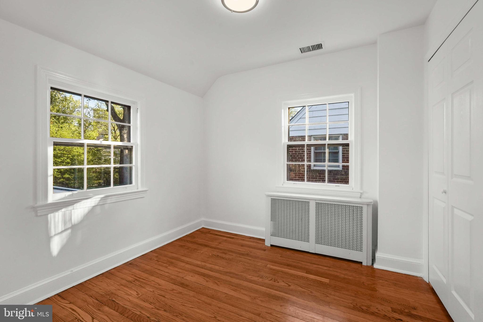 WOODSIDE - Residential