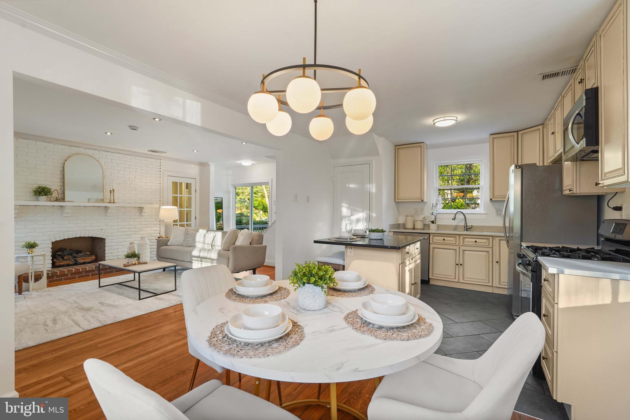 WOODSIDE - Residential