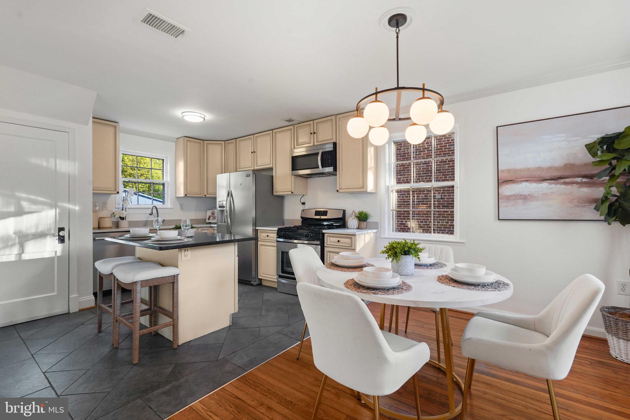 WOODSIDE - Residential