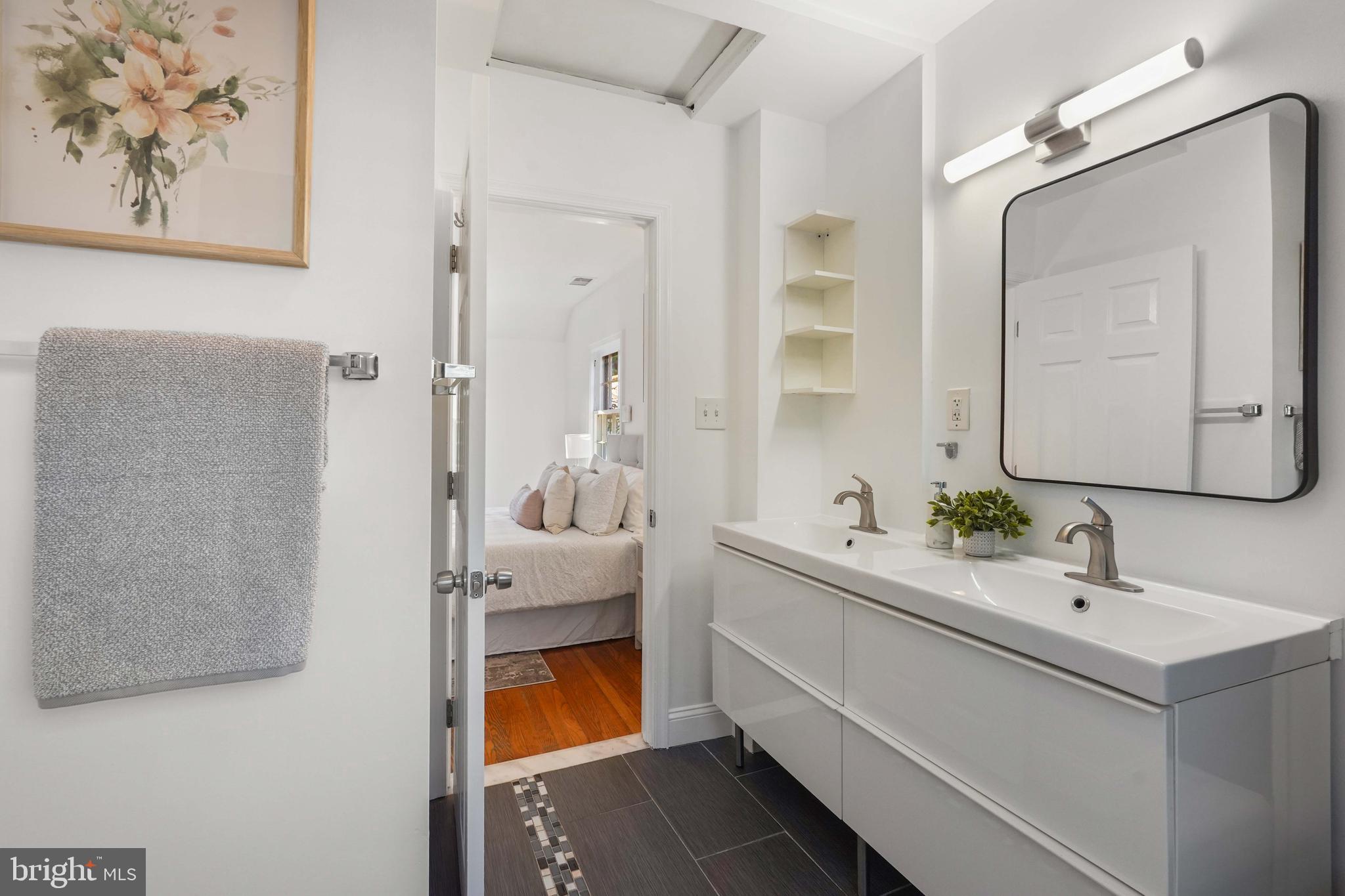 WOODSIDE - Residential