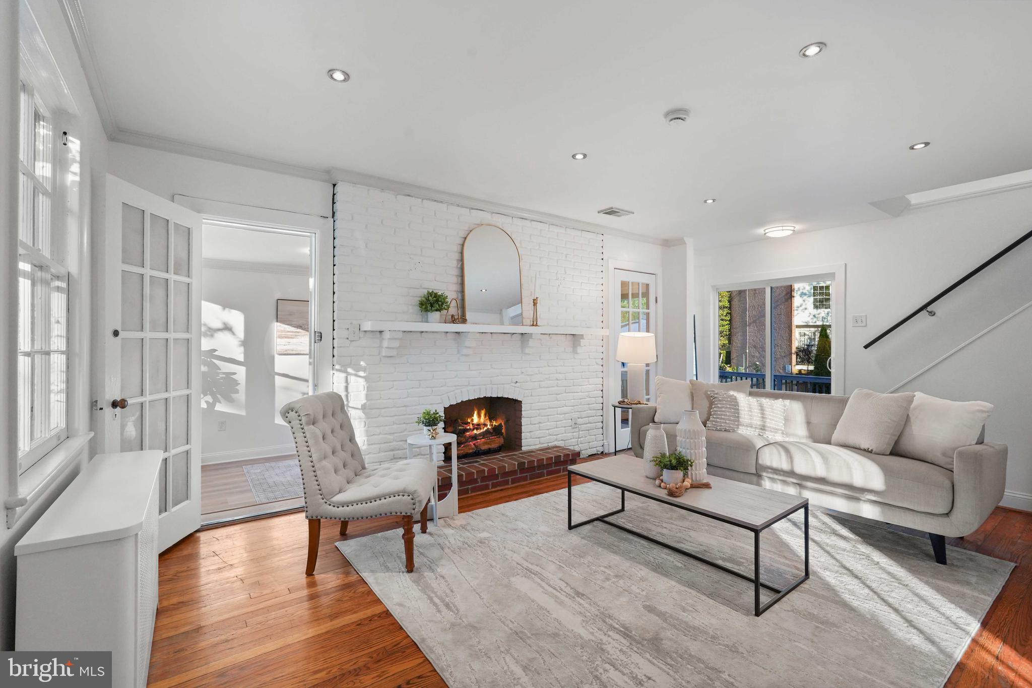 WOODSIDE - Residential