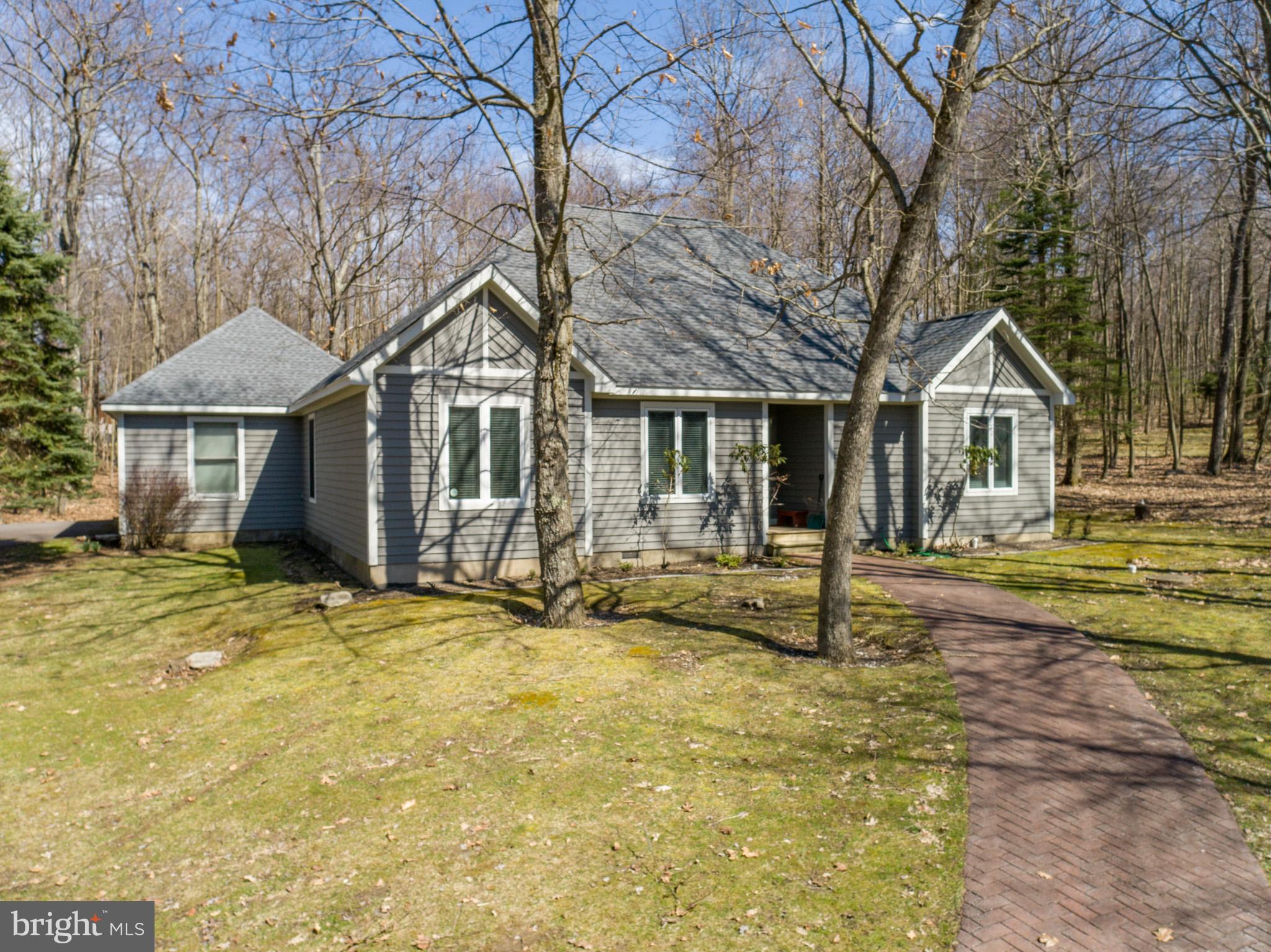 Beautiful, 3 bedroom, 3 bath home located in the sought after community of Mountainside at Deep Creek Lake. This home offers one level living, 2 bonus rooms which could be used as extra sleeping areas, a sauna, 2 car attached garage, a large & level yard. Enjoy several community amenities including lake access, a marina, picnic areas, tennis & basketball courts, & more! A current vacation rental adds tothe versatility of this home! Schedule your private showing today!