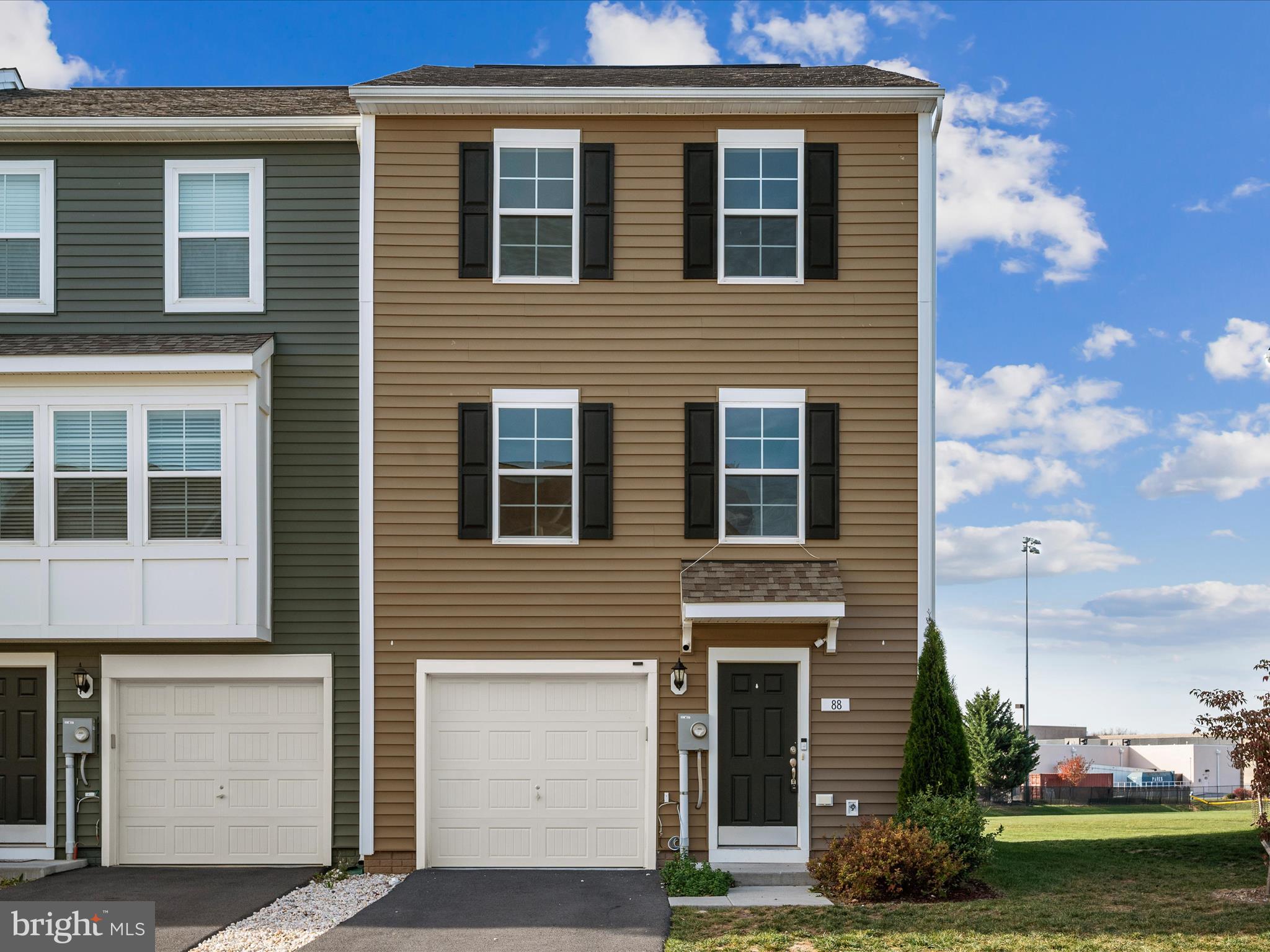 BRIAR RUN - Residential Lease